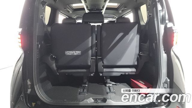 Toyota Alphard 2024 — photo 17