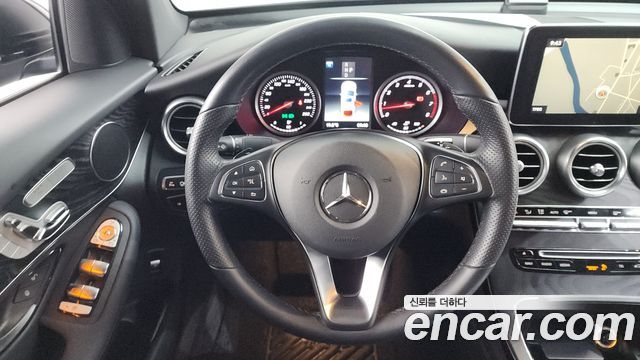 Mercedes-Benz GLC-Class 2019 — photo 13
