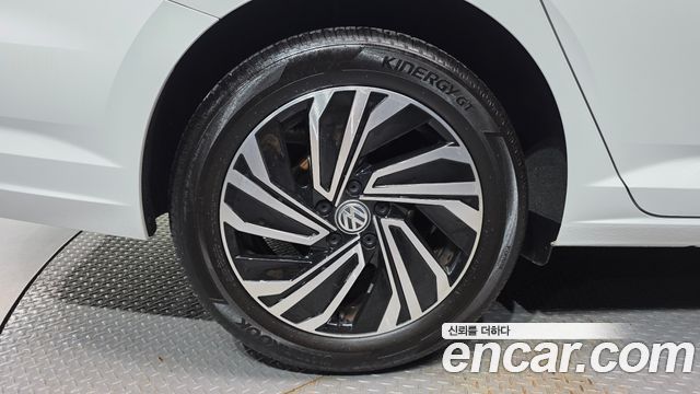 Volkswagen Jetta 2021 — photo 5