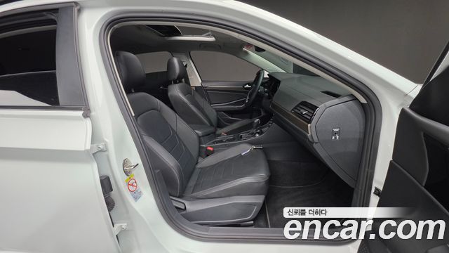 Volkswagen Jetta 2021 — photo 13