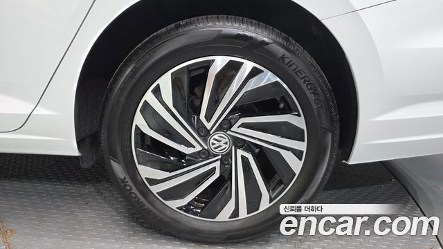 Volkswagen Jetta 2021 — photo 7