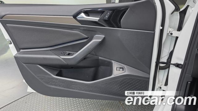 Volkswagen Jetta 2021 — photo 14