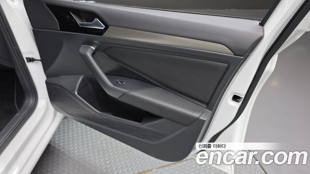 Volkswagen Jetta 2021 — photo 15