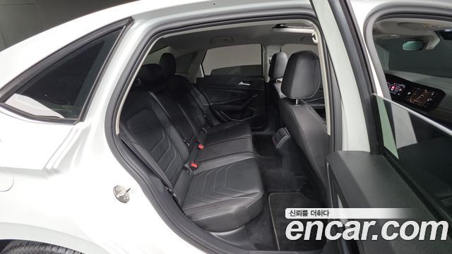 Volkswagen Jetta 2021 — photo 32