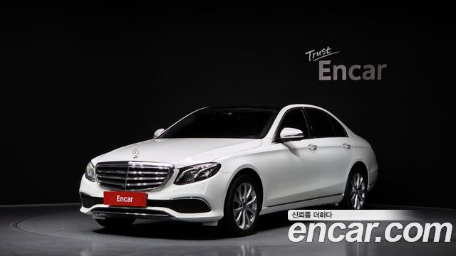 Mercedes-Benz E-Class 2017 — photo 1
