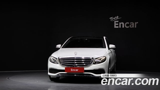 Mercedes-Benz E-Class 2017 — photo 3