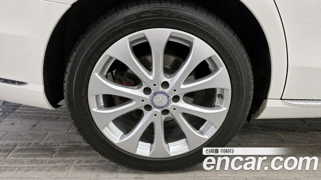 Mercedes-Benz E-Class 2017 — photo 5