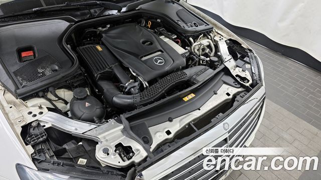 Mercedes-Benz E-Class 2017 — photo 6