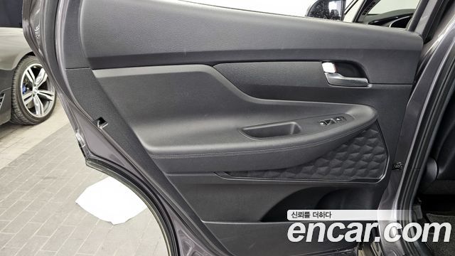 Hyundai Santafe 2023 — photo 15