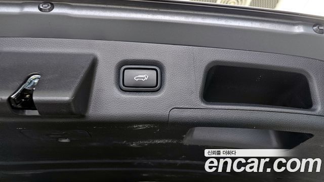 Hyundai Santafe 2023 — photo 32