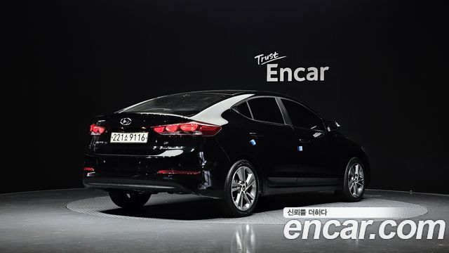 Hyundai AVANTE 2018 — photo 2