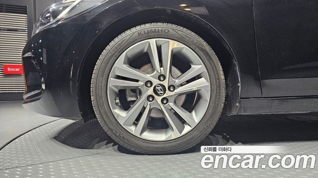 Hyundai AVANTE 2018 — photo 5