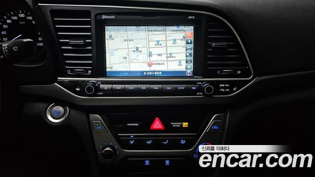 Hyundai AVANTE 2018 — photo 20