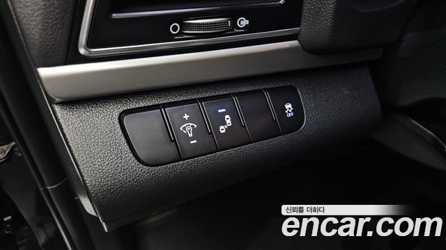 Hyundai AVANTE 2018 — photo 22