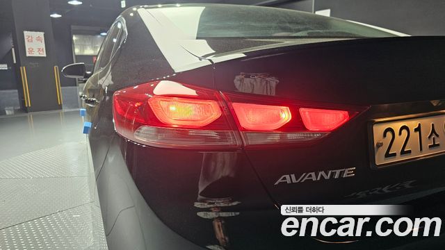 Hyundai AVANTE 2018 — photo 9