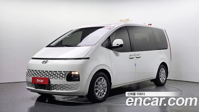 Hyundai Staria 2022 — photo 1
