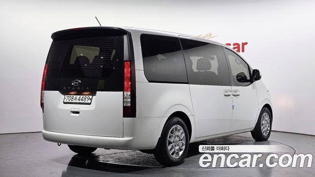 Hyundai Staria 2022 — photo 2