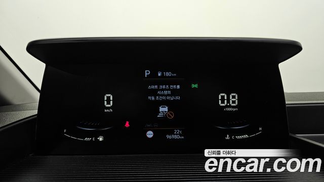Hyundai Staria 2022 — photo 8