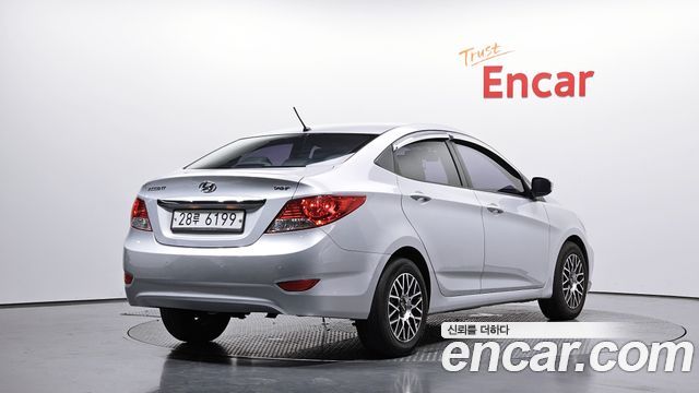 Hyundai Accent 2014 — photo 2