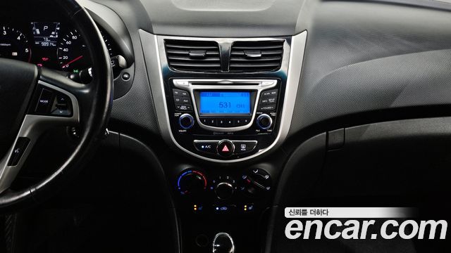 Hyundai Accent 2014 — photo 15