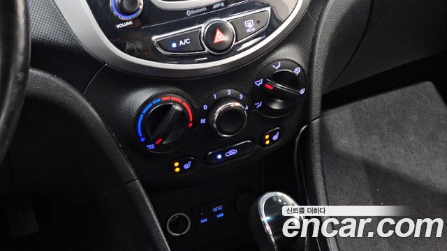 Hyundai Accent 2014 — photo 19