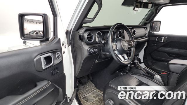 Jeep Wrangler 2019 — photo 13