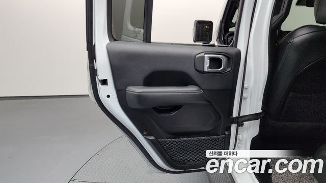 Jeep Wrangler 2019 — photo 15