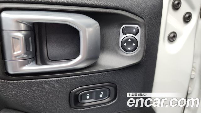 Jeep Wrangler 2019 — photo 29