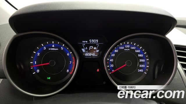 Hyundai AVANTE 2016 — photo 8