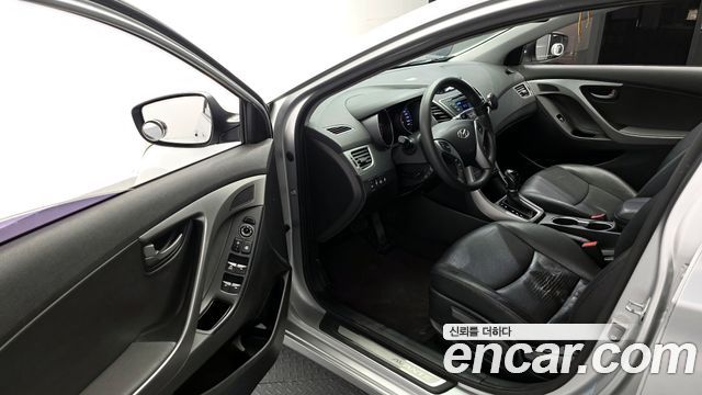 Hyundai AVANTE 2016 — photo 10