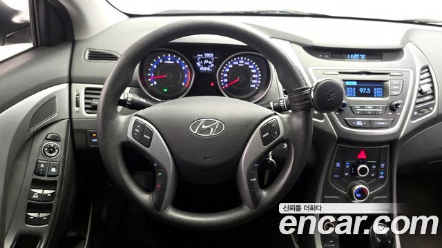 Hyundai AVANTE 2016 — photo 13