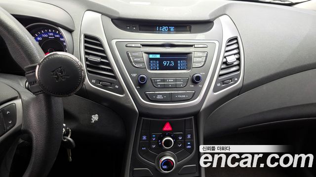 Hyundai AVANTE 2016 — photo 14
