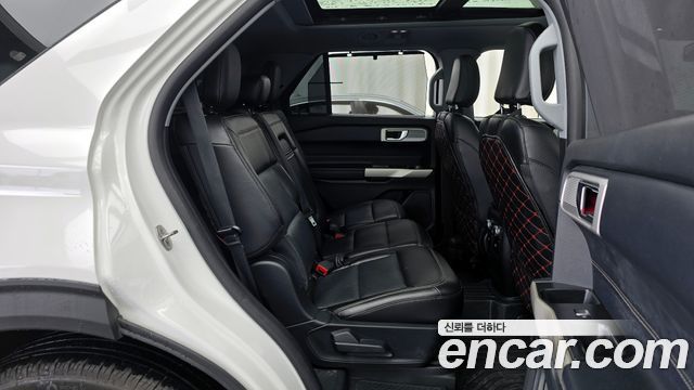 Ford Explorer 2021 — photo 11