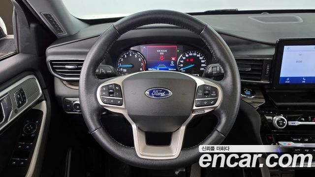 Ford Explorer 2021 — photo 13