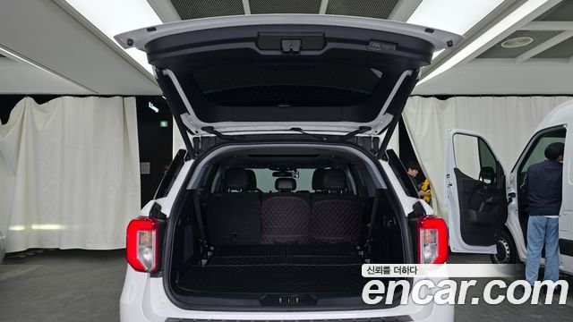 Ford Explorer 2021 — photo 20