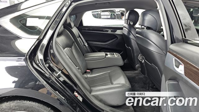 Genesis G80 2017 — photo 12