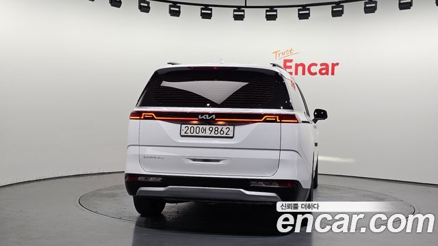 Kia Canival 2022 — photo 4