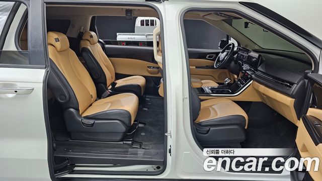Kia Canival 2022 — photo 11
