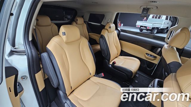 Kia Canival 2022 — photo 19