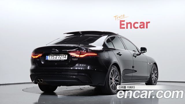 Jaguar XE 2020 — photo 3