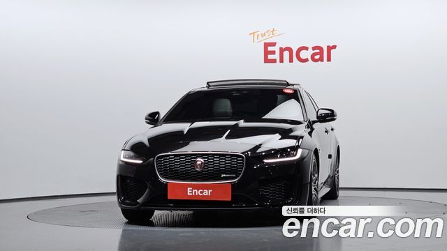Jaguar XE 2020 — photo 4