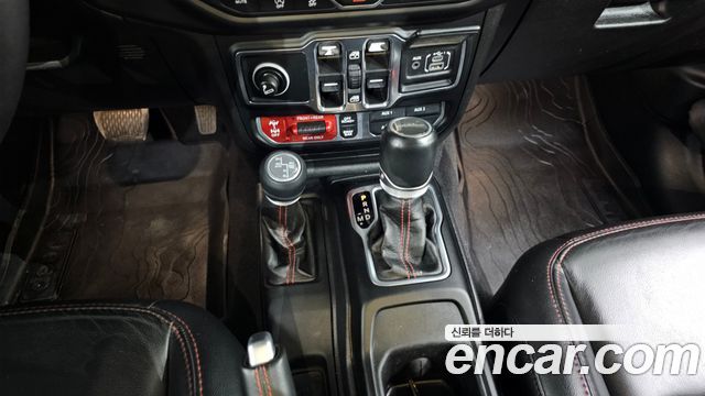 Jeep Gladiator 2021 — photo 12
