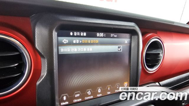 Jeep Gladiator 2021 — photo 28