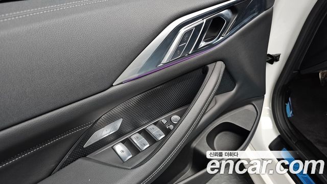 BMW 4-Series 2023 — photo 24