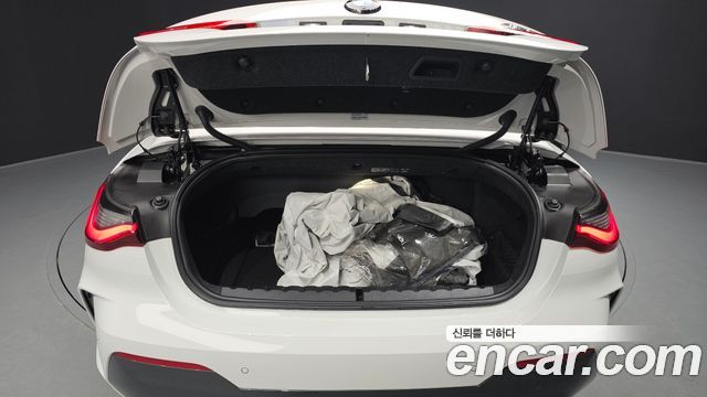 BMW 4-Series 2023 — photo 26