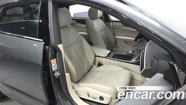Audi A7 2022 — photo 16