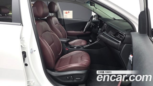 Kia Niro 2022 — photo 11