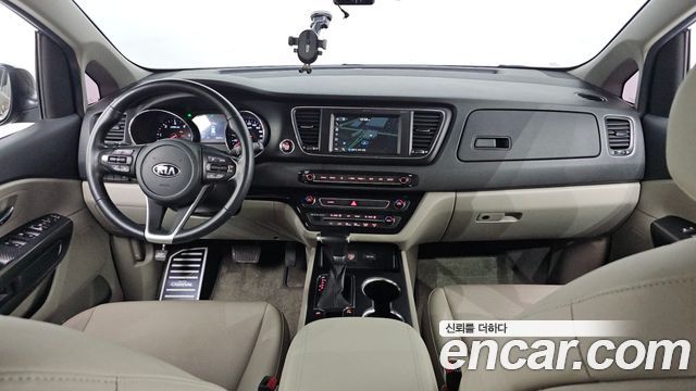 Kia Canival 2020 — photo 10