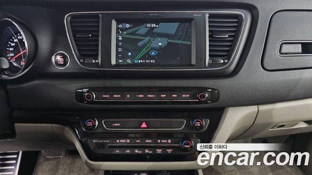 Kia Canival 2020 — photo 18
