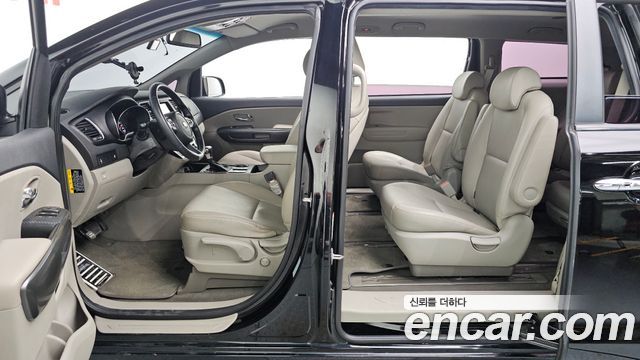 Kia Canival 2020 — photo 23
